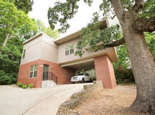 745 N Oakland Ave, Fayetteville, AR 72701