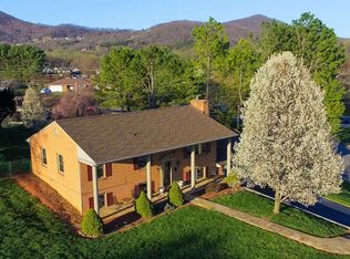 3212 Echo Dr, Vinton, VA 24179