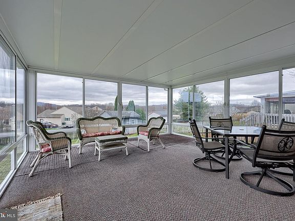 3rd image of 11 Rosemont Dr