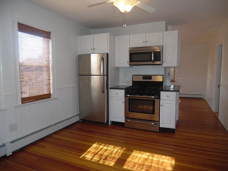 51 Union St #2 — Photo 2