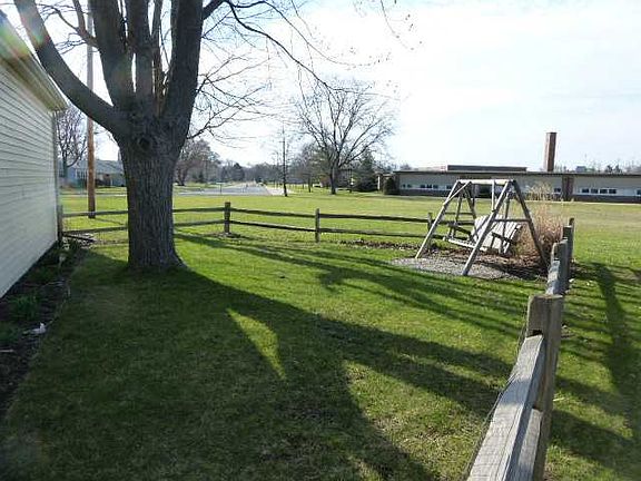 4th image of 308 Oxford Dr