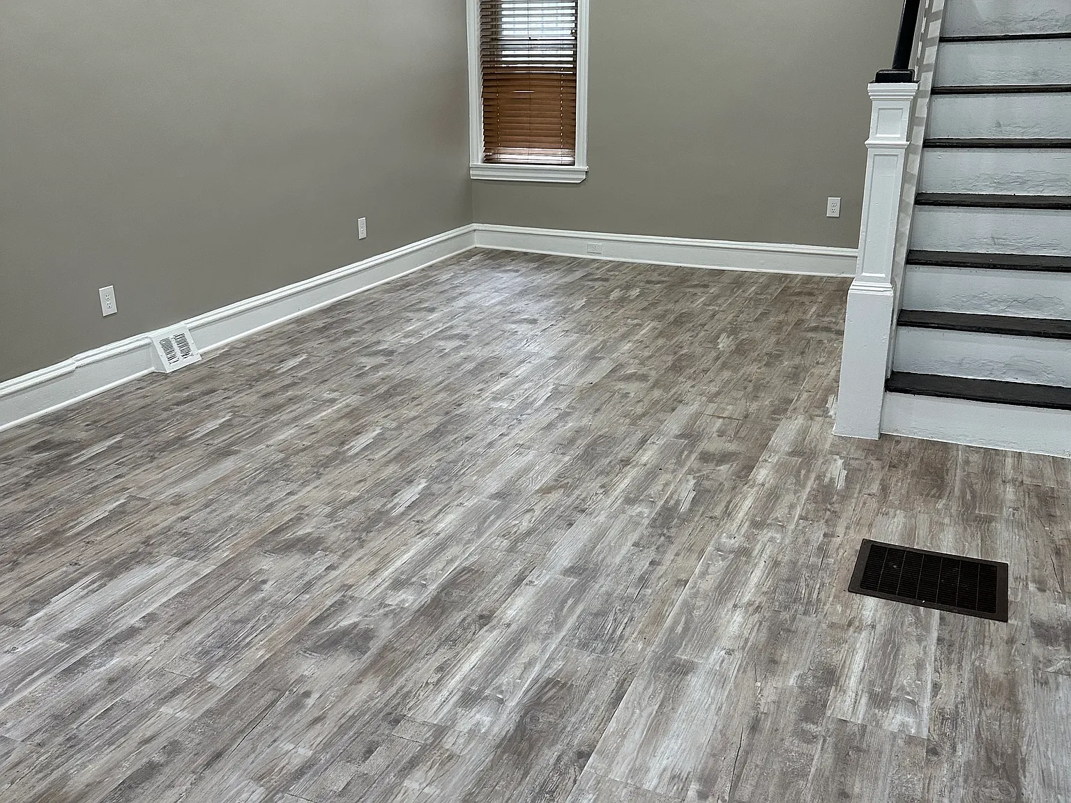 2 bed, 826 sqft, $1,550 — Photo 1