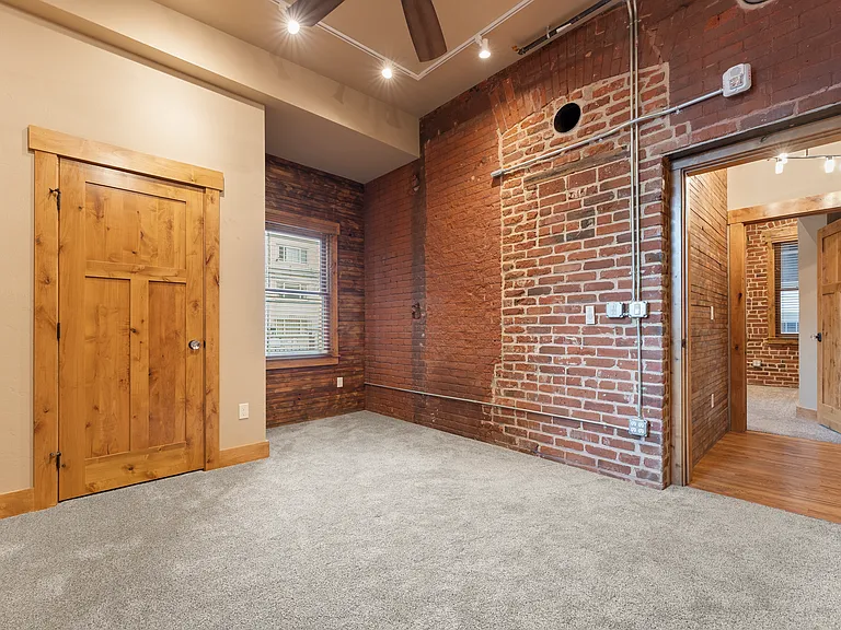 1128 N Grant St #101 — Photo 22