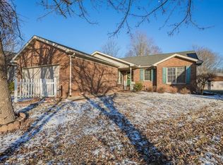 8611 Fox Hollow Rd, Evansville, IN 47725