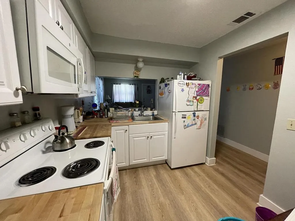 839 Lyndhurst St — Photo 3