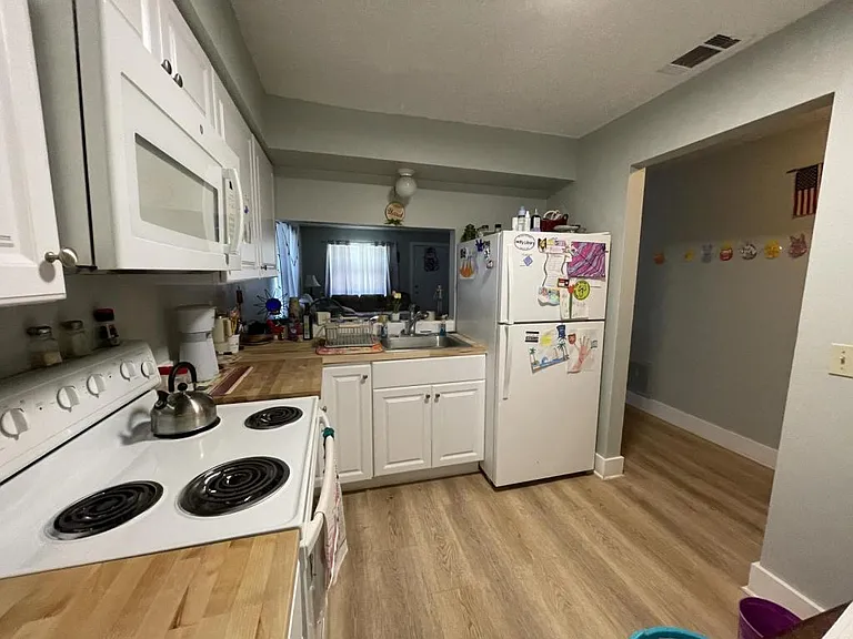 839 Lyndhurst St — Photo 3