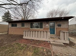 33424 Cheryl St, Clinton Township, MI 48035