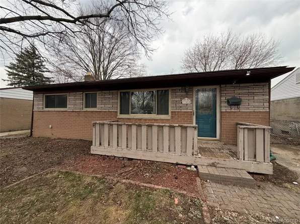 33424 Cheryl St, Clinton Township, MI 48035