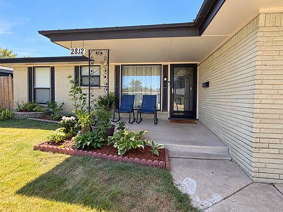 3rd image of 2812 SW 84th St