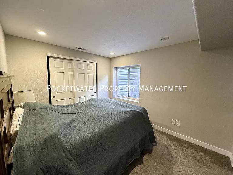 2127 Mountain Iris Dr — Photo 19