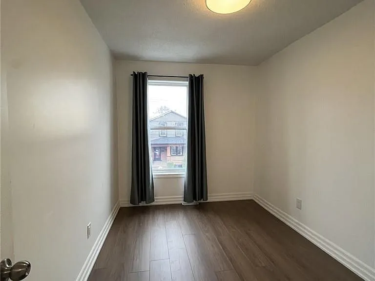 1164 Cannon St E #UPPER — Photo 9
