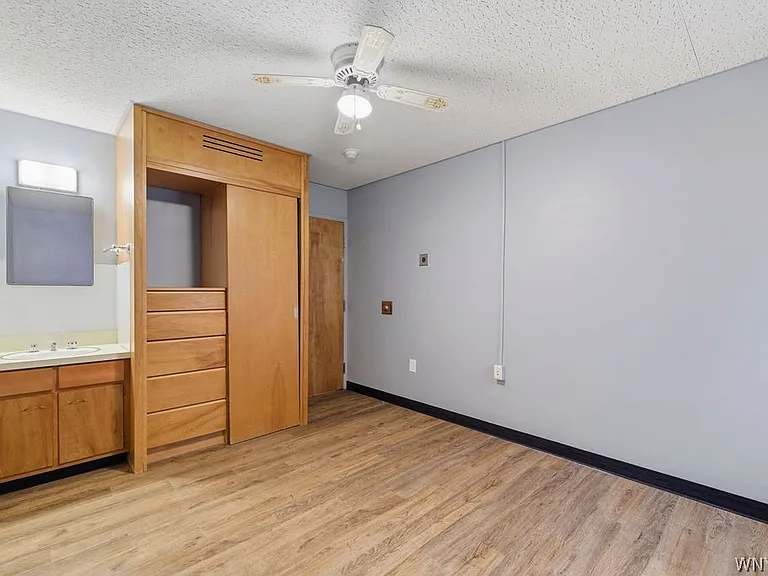 57 Saint Johns Parkside St — Photo 37