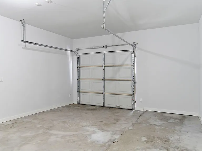 7040 Kinney St — Photo 29