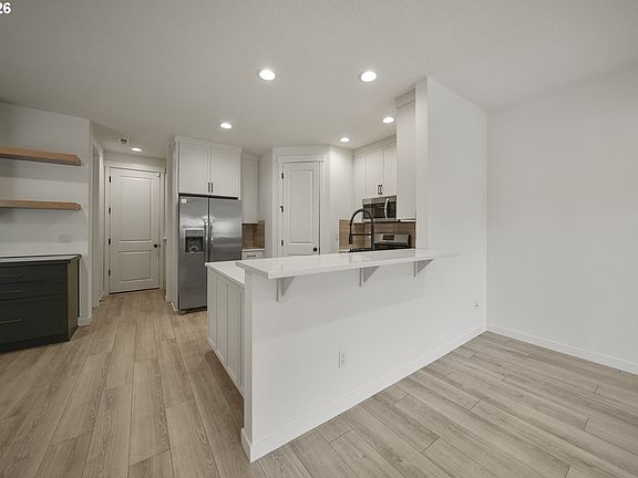 4th image of 18200 NE 47th Ave