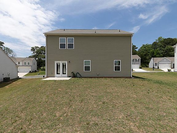 3rd image of 330 Cottontail Ln