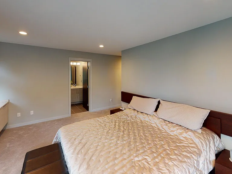 13636 3rd Ave NE — Photo 31