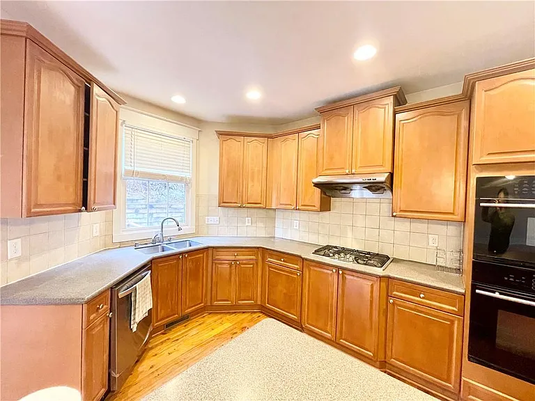 555 Vinings Springs Dr SE — Photo 21