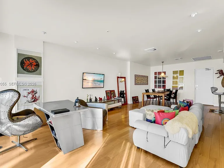 10275 Collins Ave #102 — Photo 11