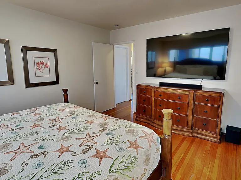 3712 Riviera Dr — Photo 16