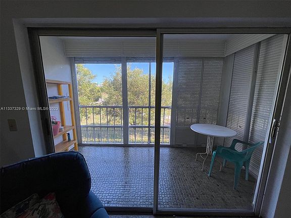 4th image of 1001 Hillcrest Ct APT 204