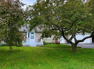 40 June Dr, Elma, NY 14059