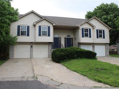 403 NW Highland Ln, Blue Springs, MO, 64014