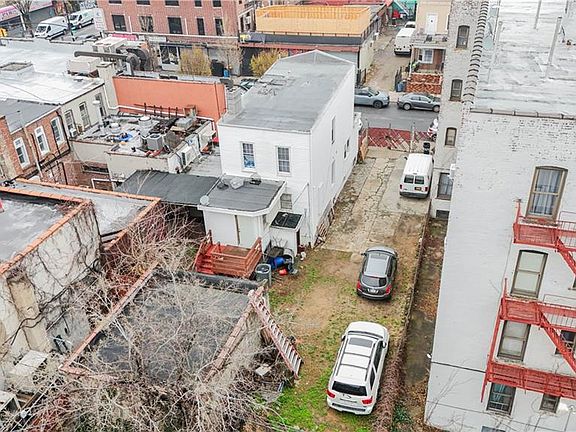 5th image of 14 E 32nd St