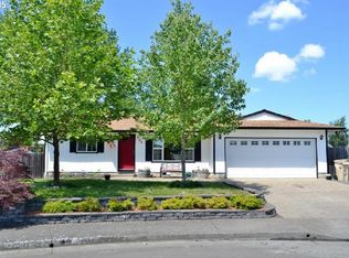 865 Sugarberry Ln, Lebanon, OR 97355