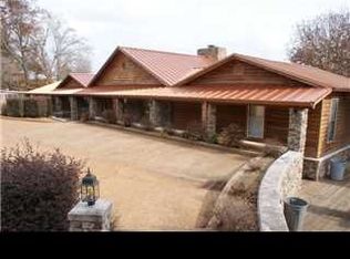 737 York Dr, Rogersville, AL 35652