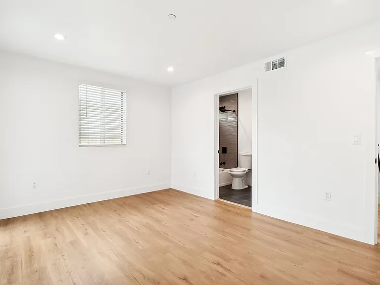 4512 Saint Elmo Dr — Photo 37