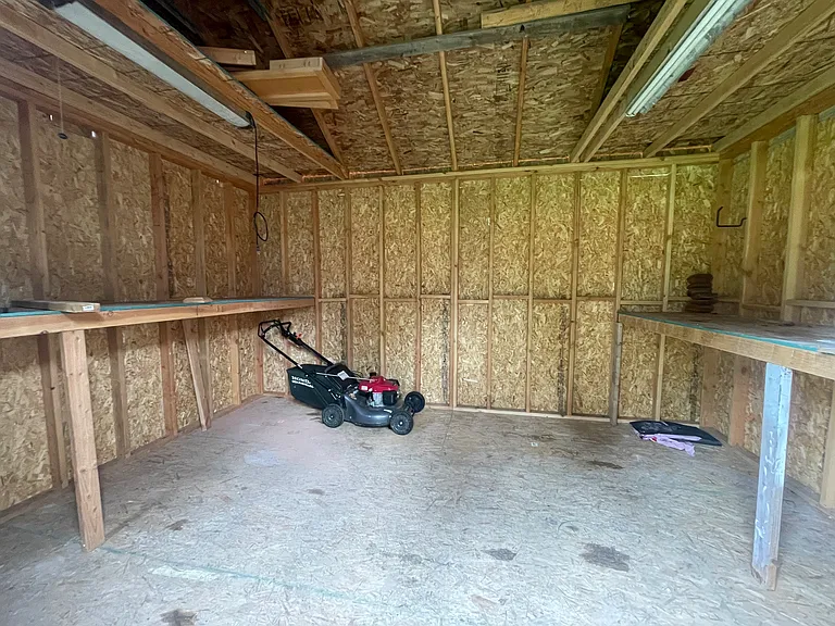 310 E Wood Ln — Photo 3