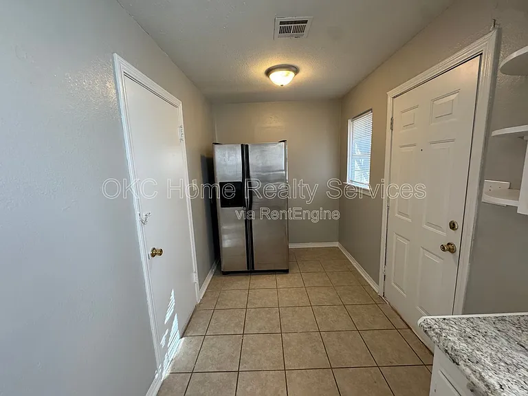 1516 Park Cir — Photo 6