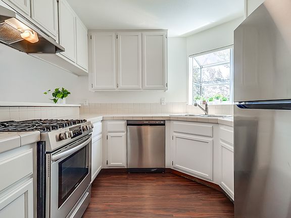 3rd image of 1119 Dawson Ave #2