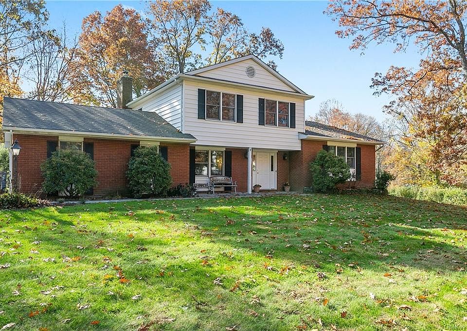 1st image of 57 Dahlia Dr