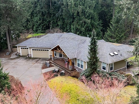 3rd image of 2744 Carpenter Road SE