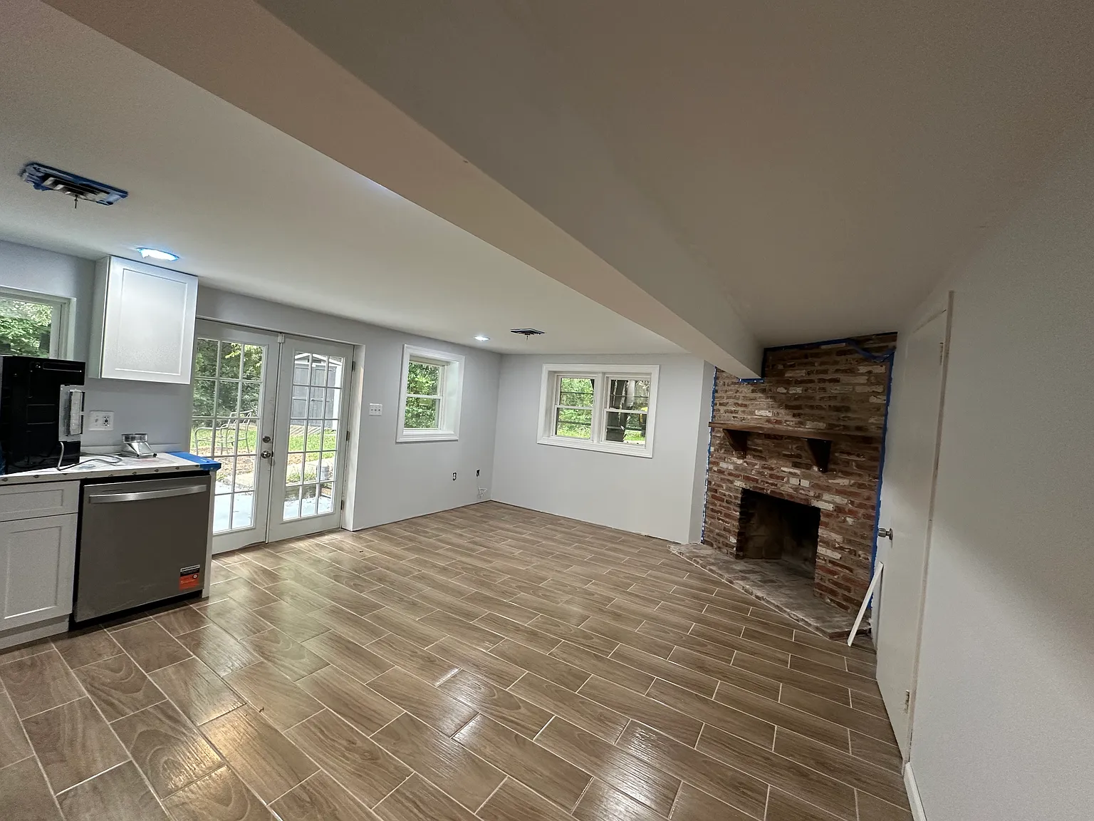 2 bed, 1000 sqft, $2,250 — Photo 2