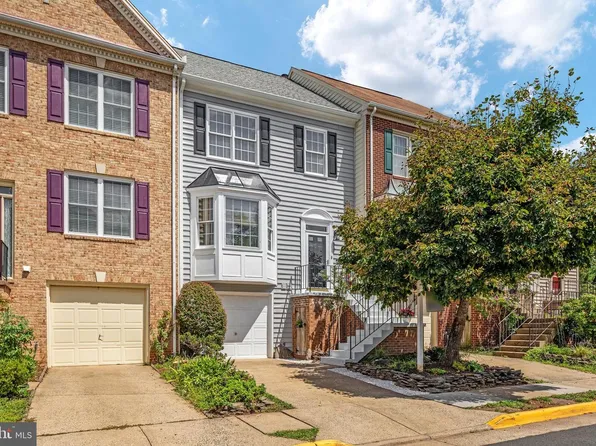 5521 Sully Lake Dr, Centreville, VA 20120