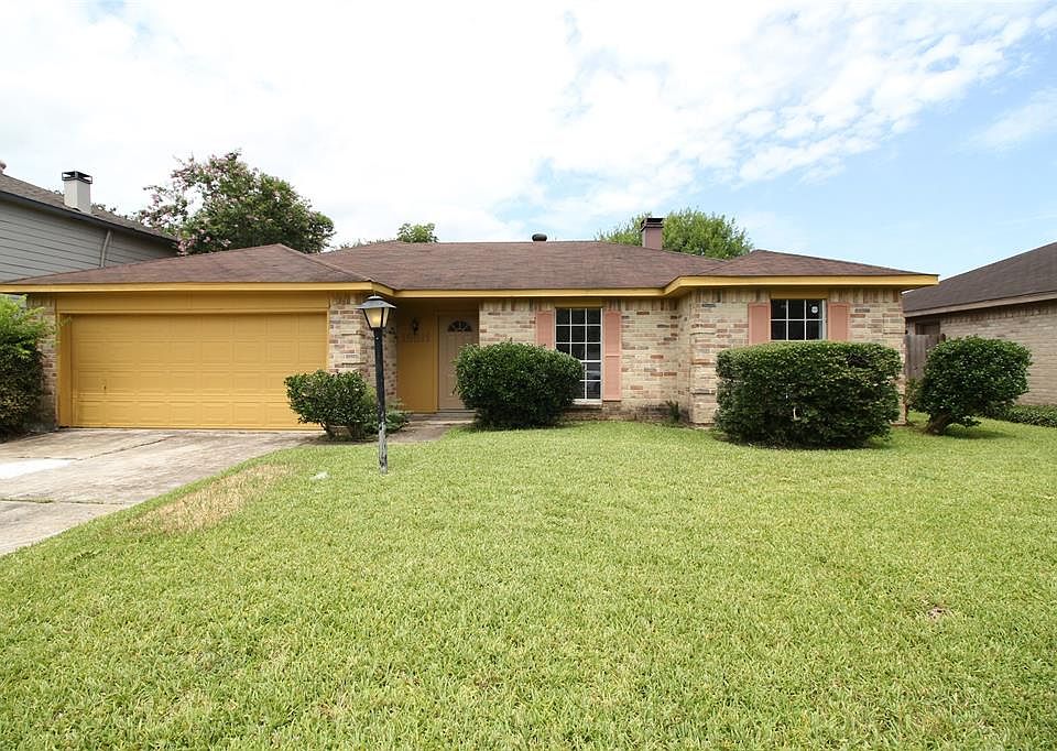 1st image of 15811 Pinwood Dr