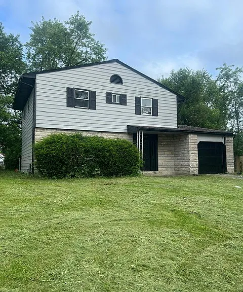 2050 Wadsworth Ct — Photo 2