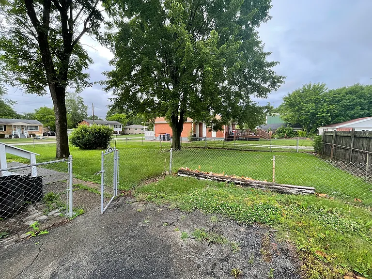 205 Federal Ct — Photo 2