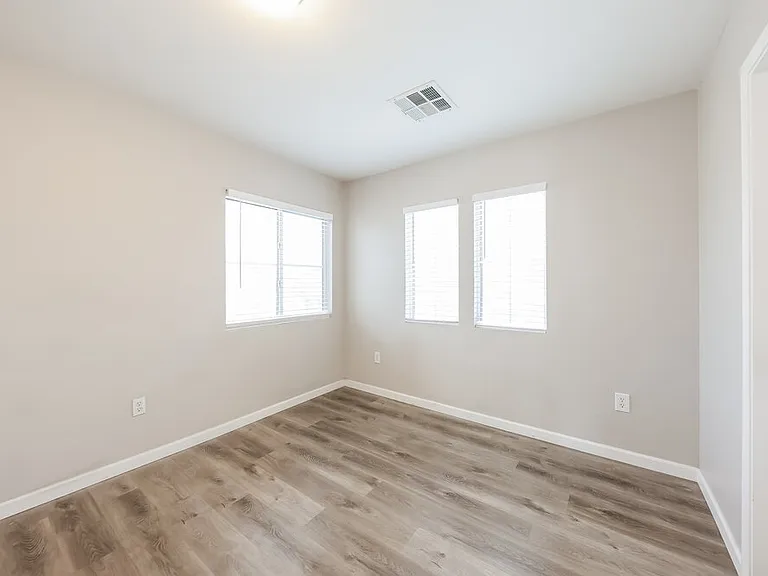 34929 N 30th Dr — Photo 14