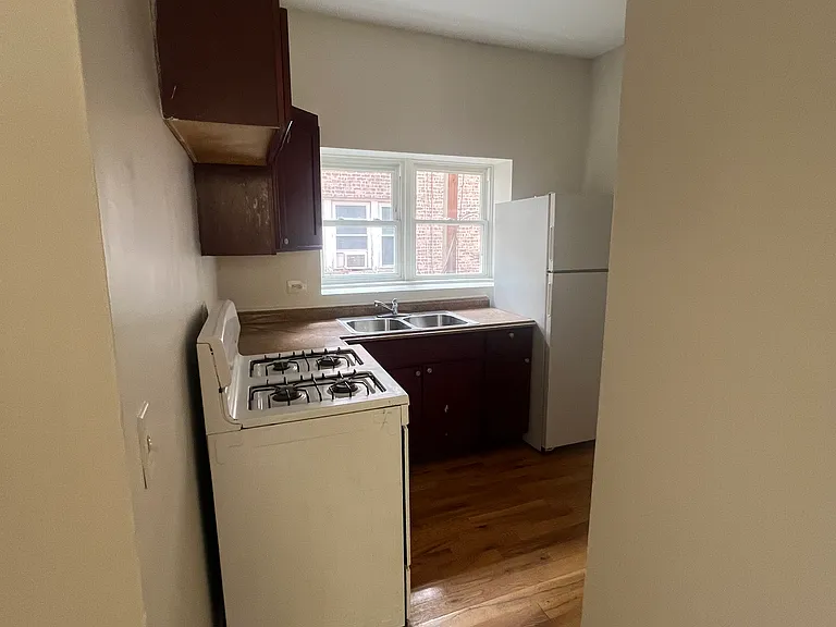 1052 N Avers Ave #1F — Photo 19