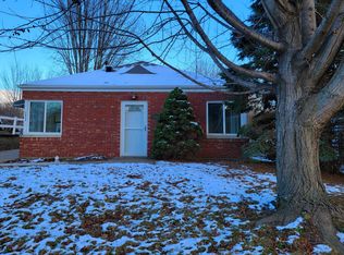 2024 Broadlawn Rd, Dubuque, IA 52001