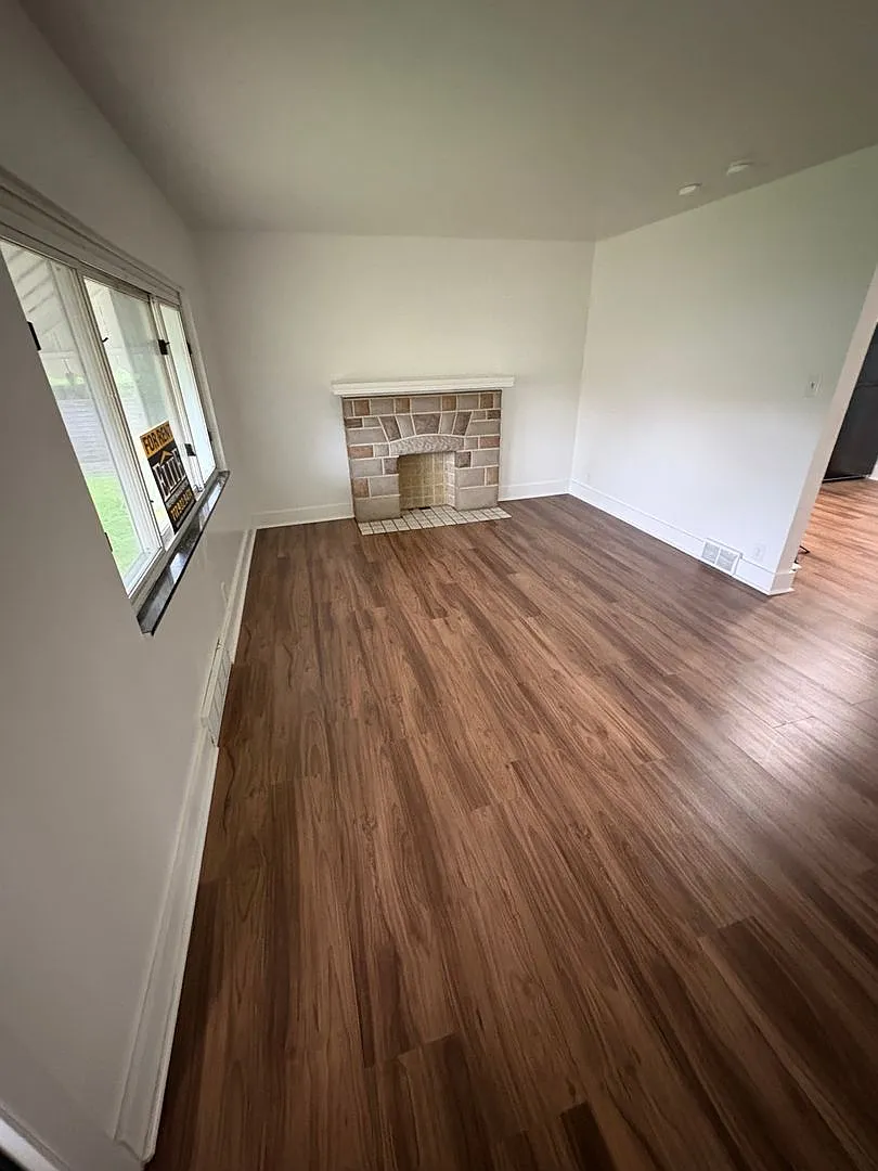 3 Bedroom 1 Bath Single Family House in North Pittsburgh's Floreffe Neighborhood — Photo 2