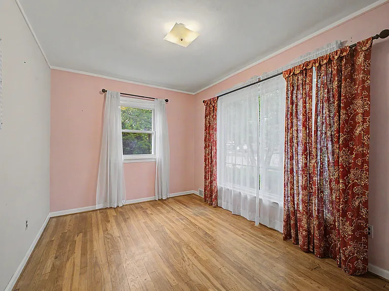 21236 Outer Dr — Photo 17