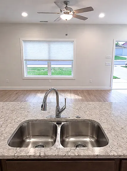 21 Longbranch Dr — Photo 7