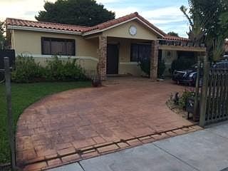 Front of House - Driveway