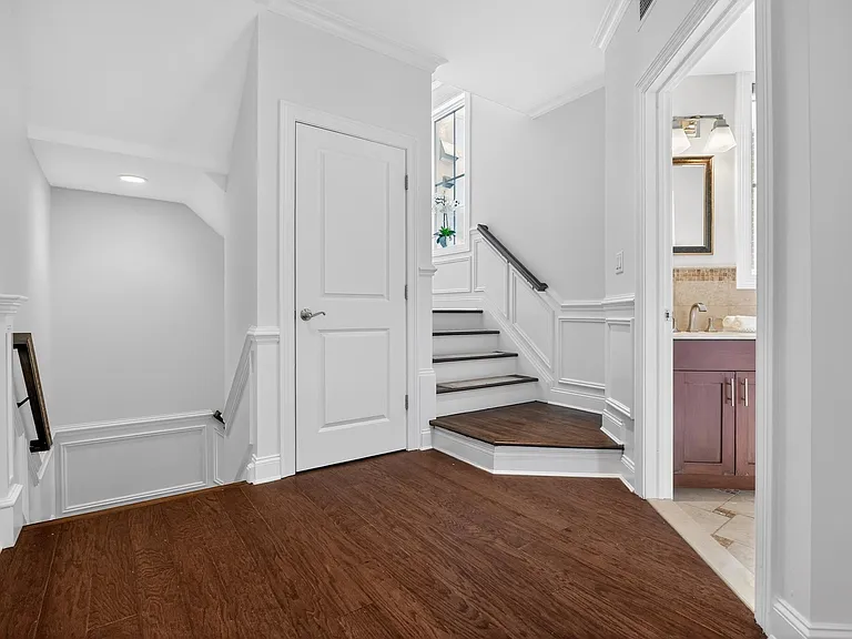 200 Laird Ave #204 — Photo 7