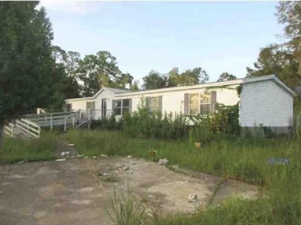 64 April St, Ochlocknee, GA 31773