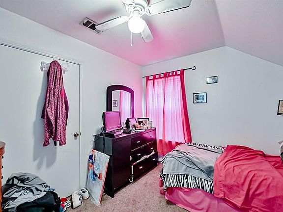 4th image of 407 Kings Way Dr